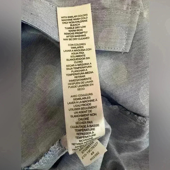 Chicos Women’s Blue Polkadot Button-down, size 2, Career, Cotton - Picture 7 of 8